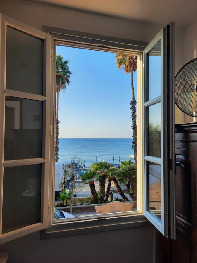 Finestre Sul Mare Villa San Lorenzo al Mare Room photo